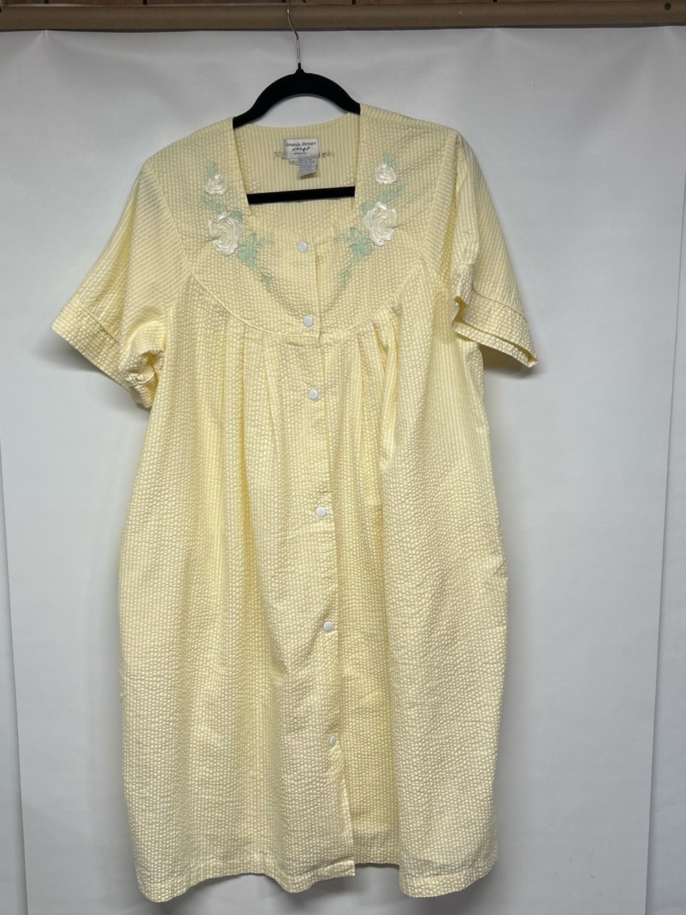 Amanda Stewart  Pale Yellow Embroidered Button-Front Robe